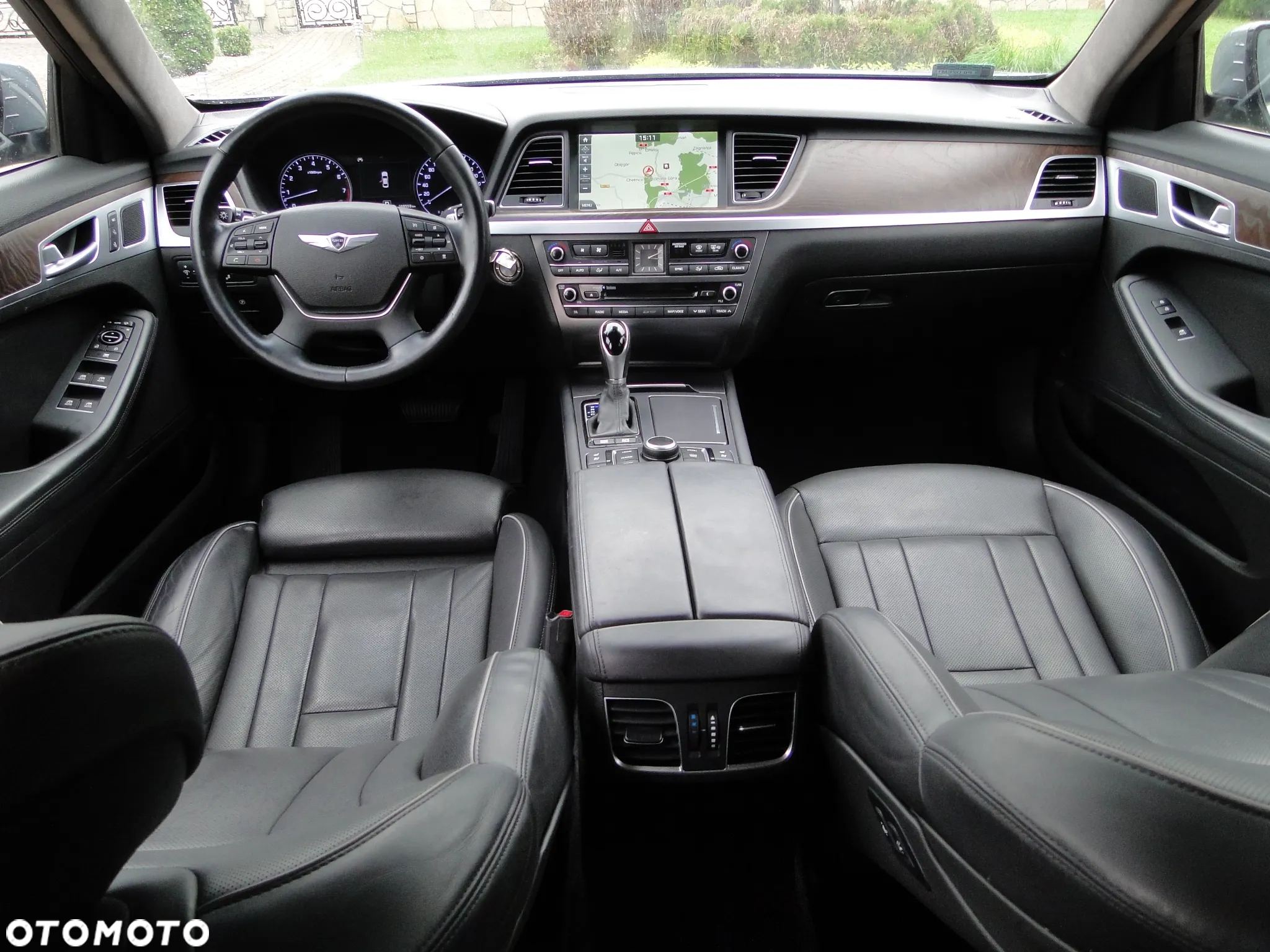 Hyundai Genesis 3.8 V6 GDI - 16