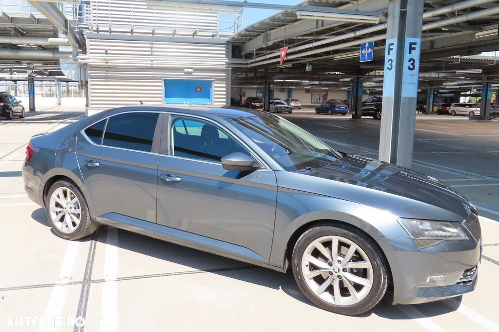 Skoda Superb 2.0 TDI 4X4 DSG Style - 3