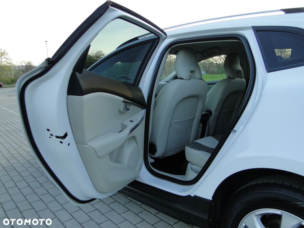 Volvo V40 Cross Country D3 Ocean Race - 18