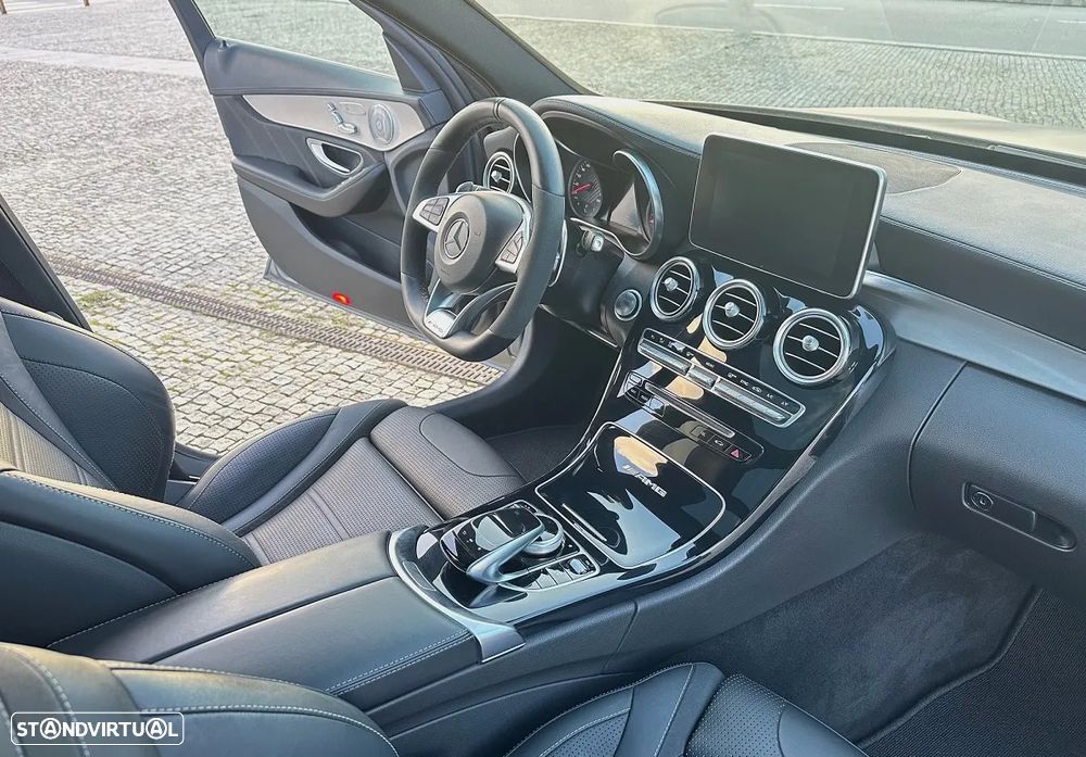 Mercedes-Benz C 63 AMG S - 12