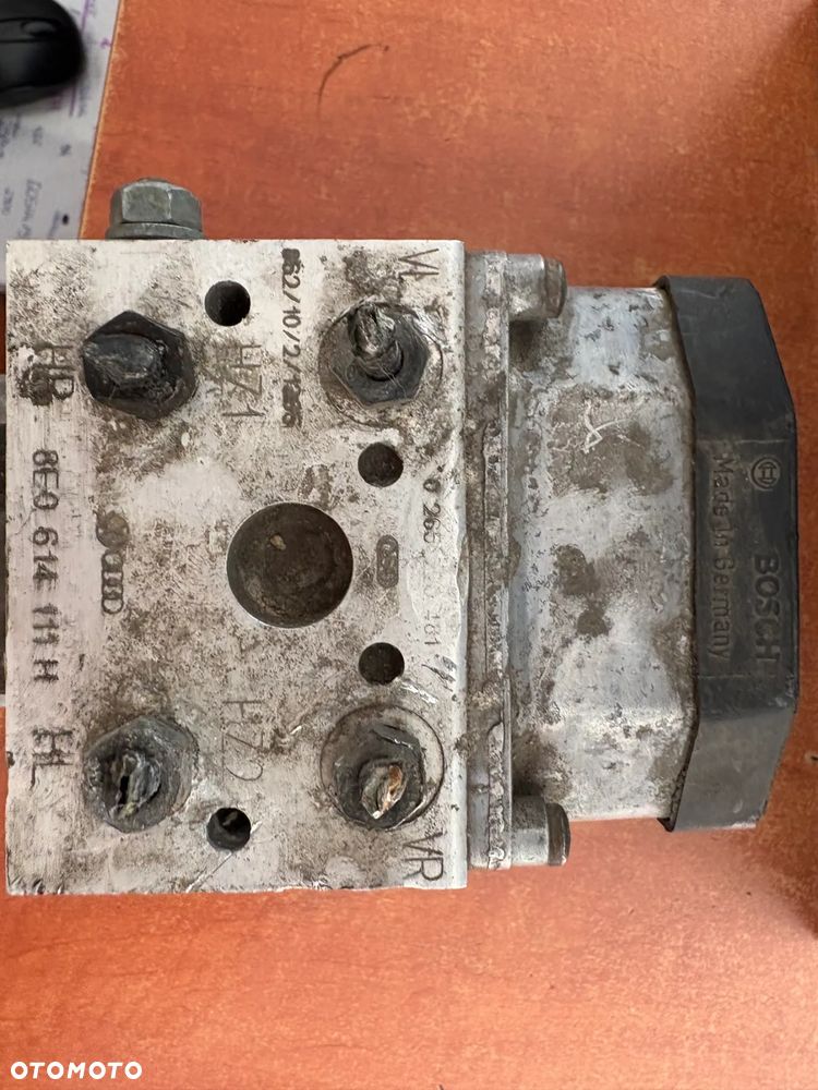 Pompa ABS PASSAT B5 A6 C5 A4 B5 ABS 8E0614111H 0273004286 - 3