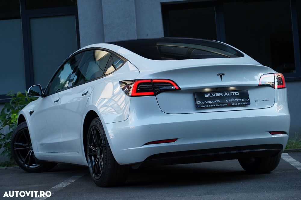 Tesla Model 3 - 11