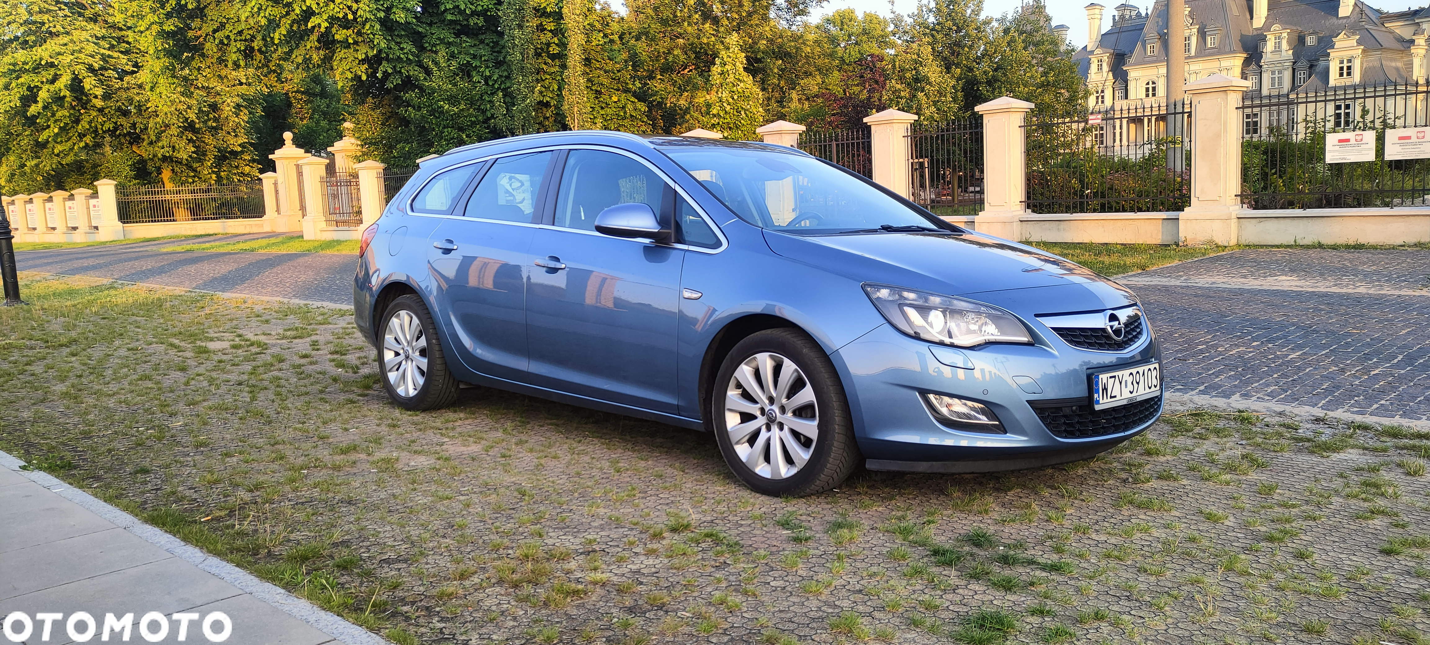 Opel Astra 1.4 Turbo Sports Tourer - 2