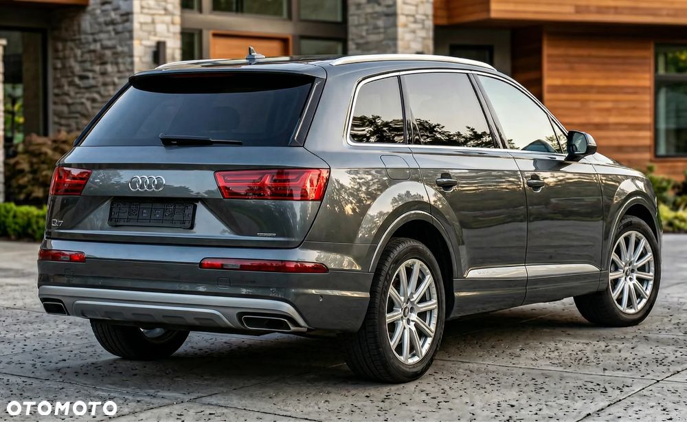 Audi Q7 - 1