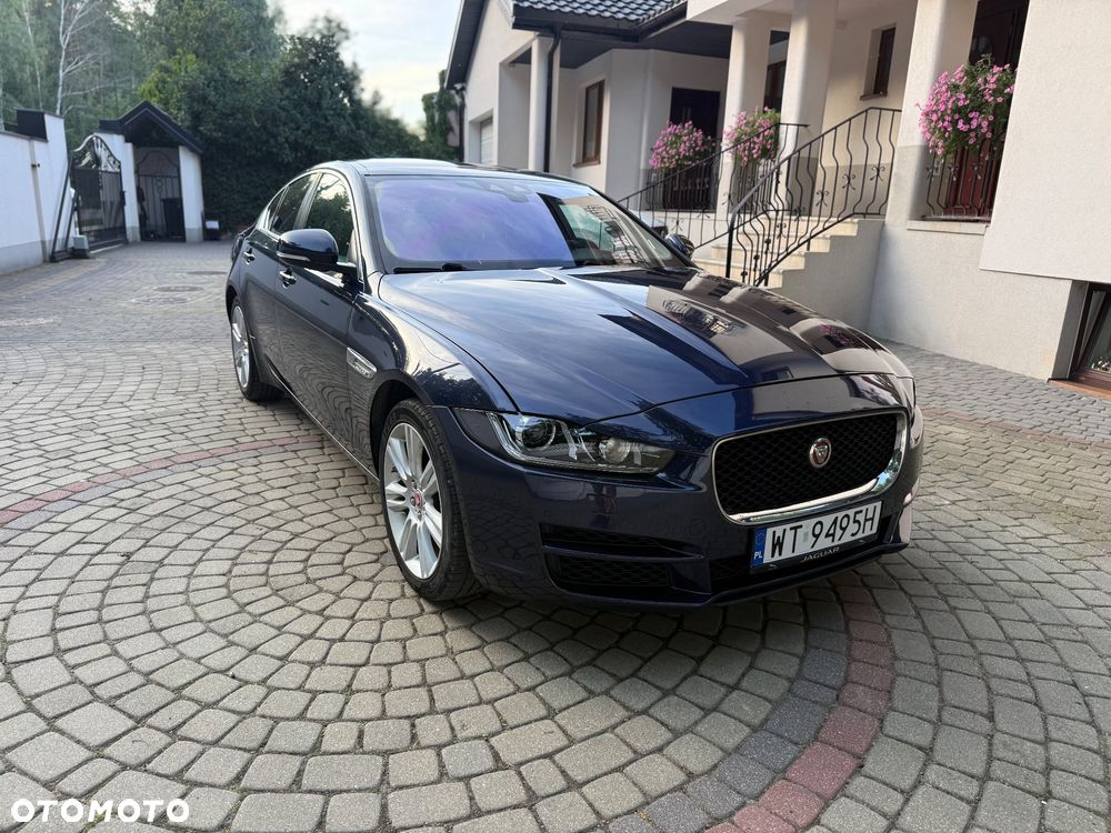 Jaguar XE 25t AWD Prestige - 1