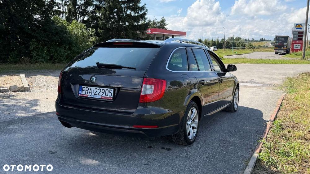 Skoda Superb 2.0 TDI Business DSG - 24
