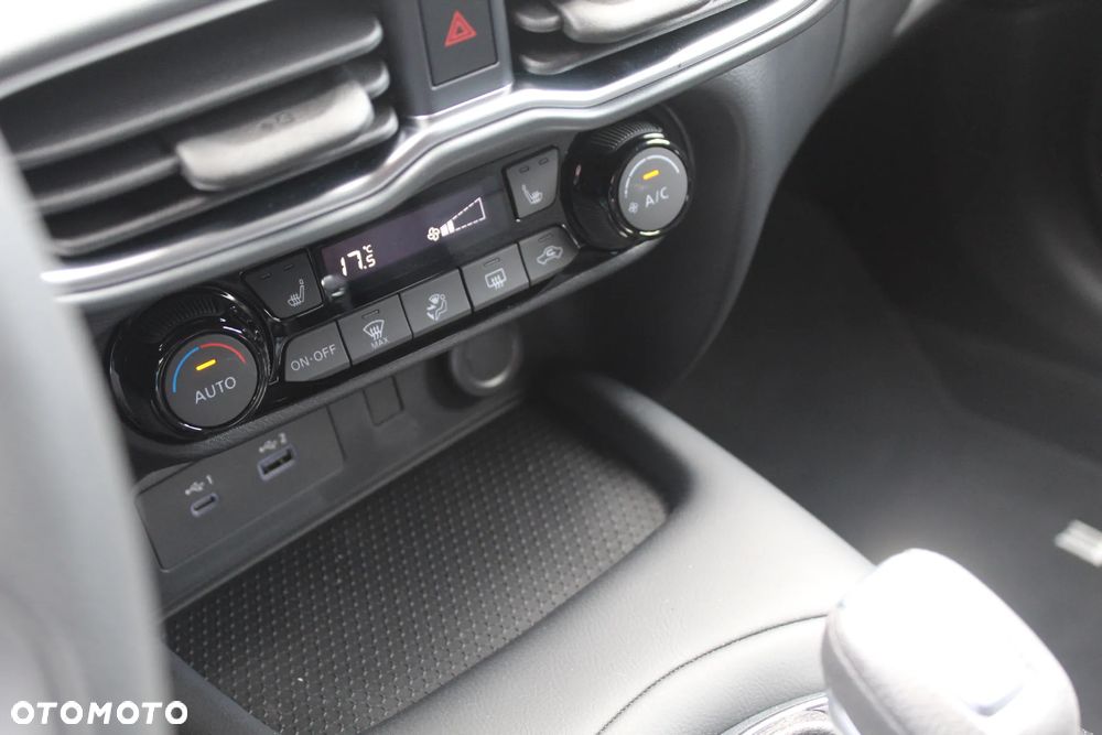 Nissan Juke 1.0 DIG-T Acenta DCT - 16