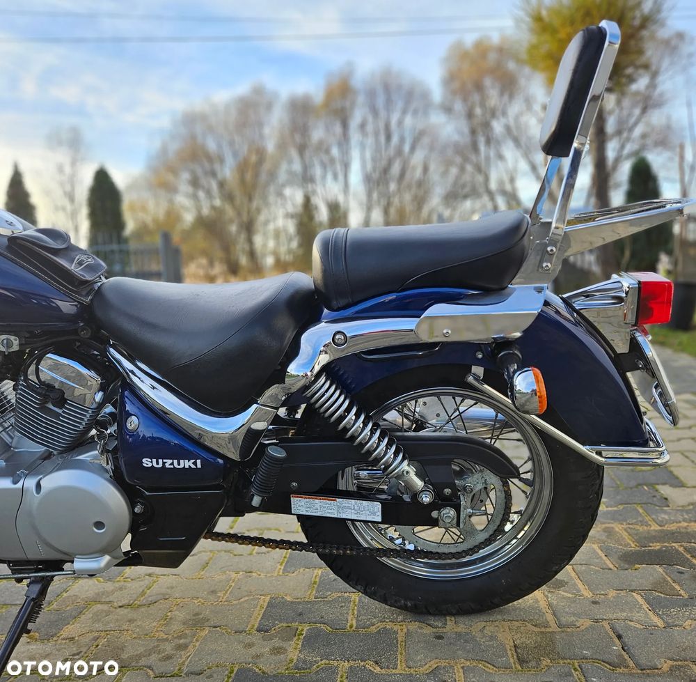 Suzuki Intruder - 16