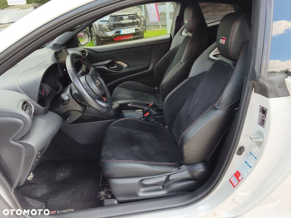 Toyota Yaris - 15