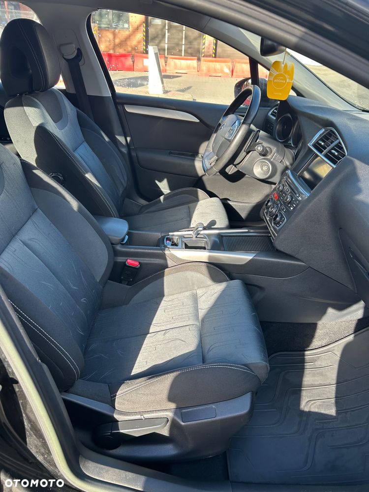 Citroën C4 e-HDi 115 ETG6 Exclusive - 11