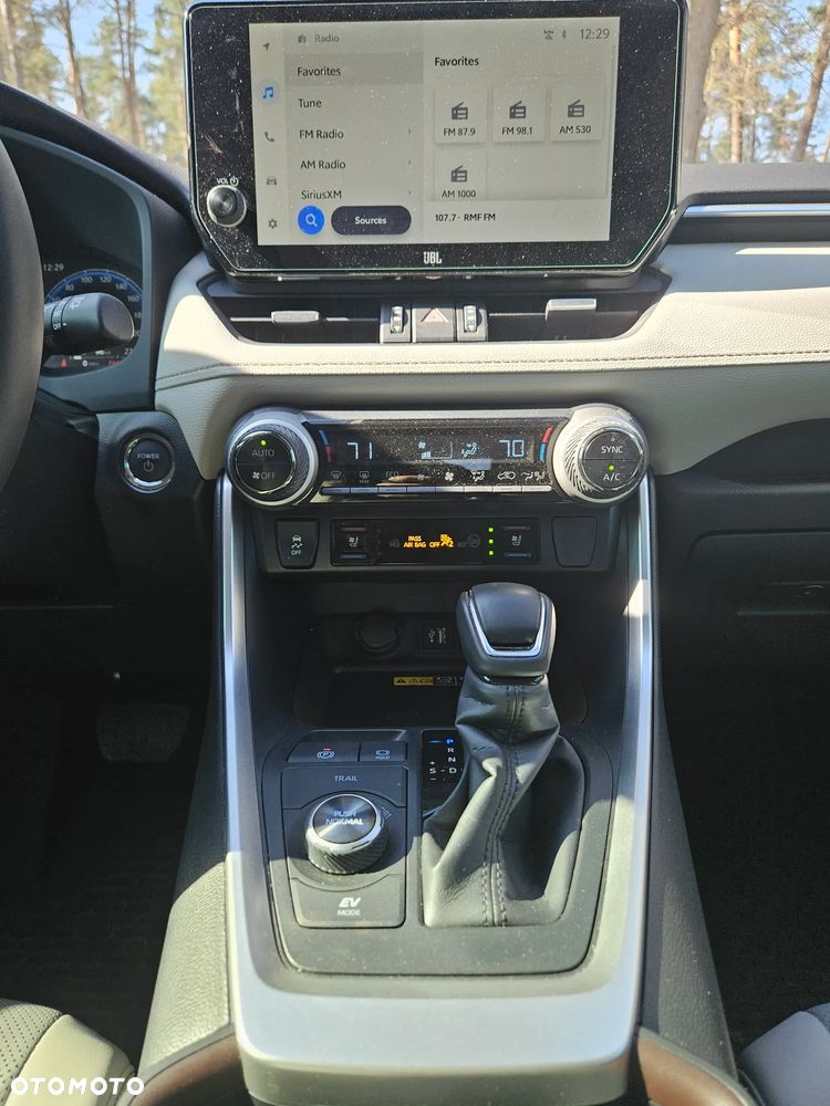 Toyota RAV4 2.5 Hybrid Black Edition by JBL 4x4 - 26