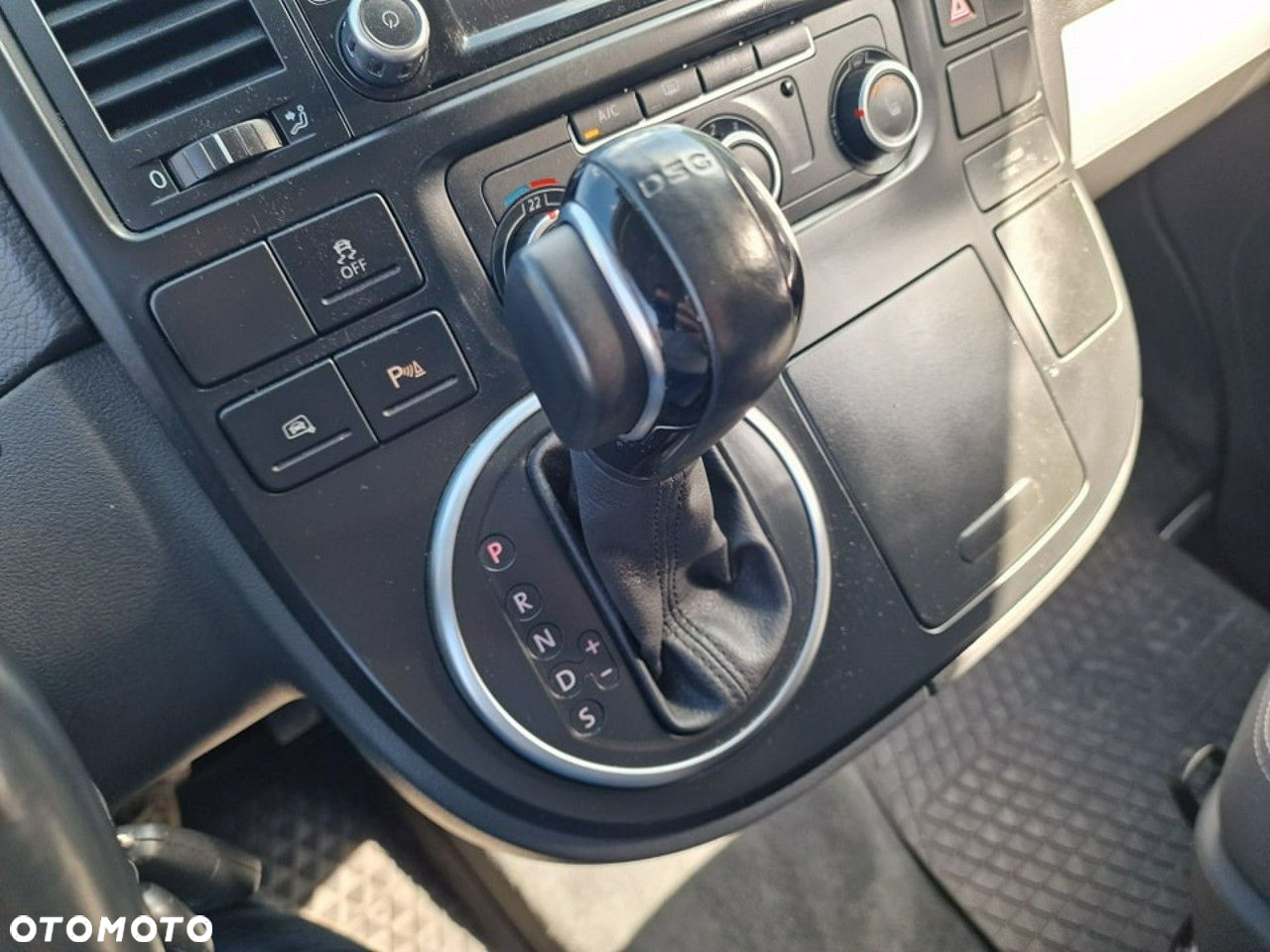 Volkswagen Multivan - 29