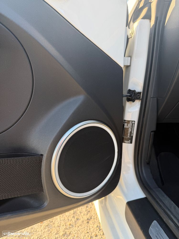 VW New Beetle 1.2 TSI Fender Edition - 13