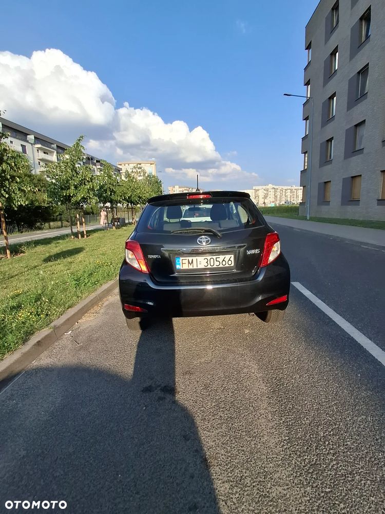 Toyota Yaris 1.33 Premium - 6