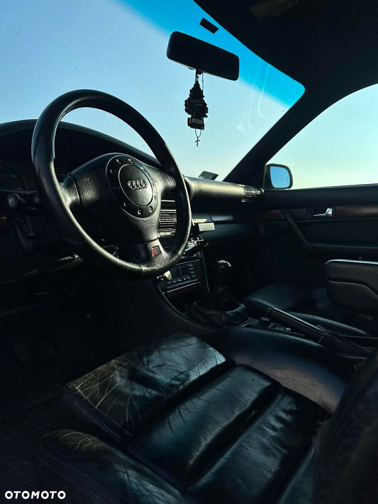 Audi A6 Avant 2.5 TDI - 12