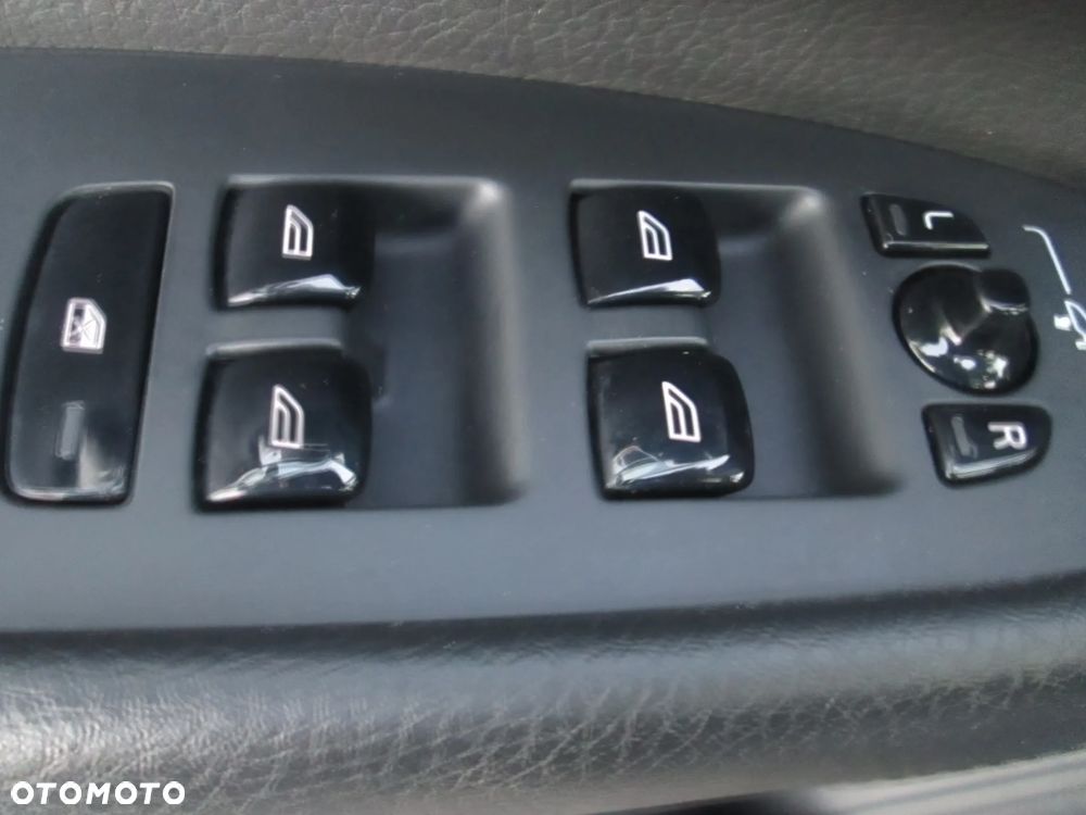 Volvo XC 90 B5 D AWD Geartronic Momentum Pro - 26