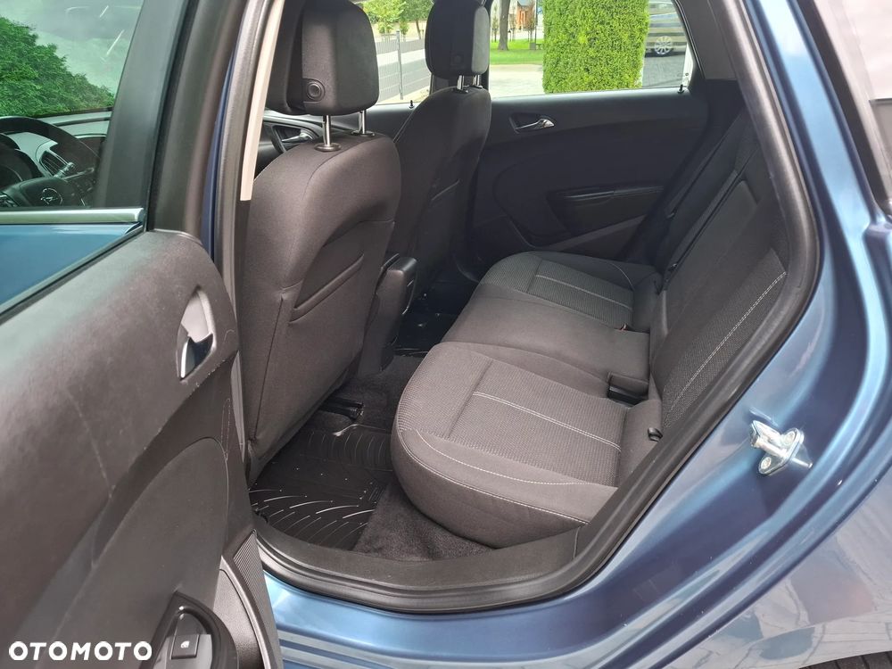 Opel Astra 2.0 CDTI Exklusiv - 14