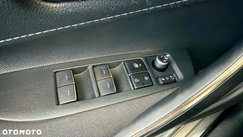 Toyota Corolla 1.8 Hybrid GPF Comfort - 28