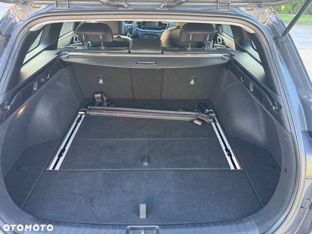 Kia Ceed - 39