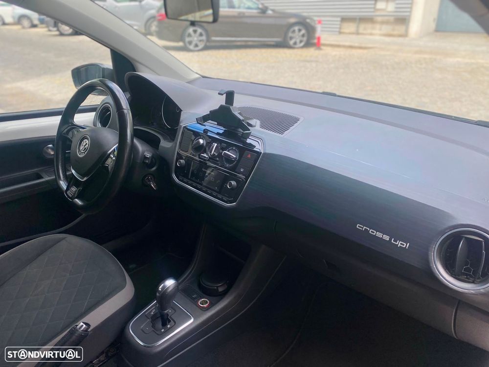 VW Cross Up! 1.0 Auto - 17