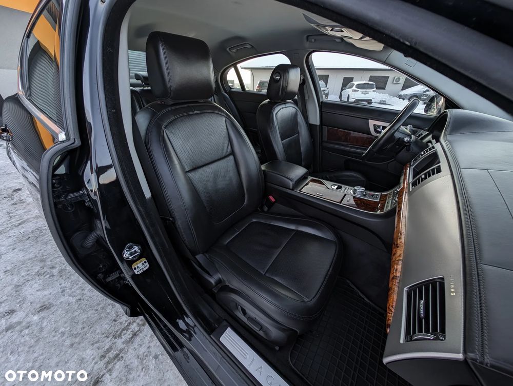 Jaguar XF 3.0 V6 S Luxury - 28