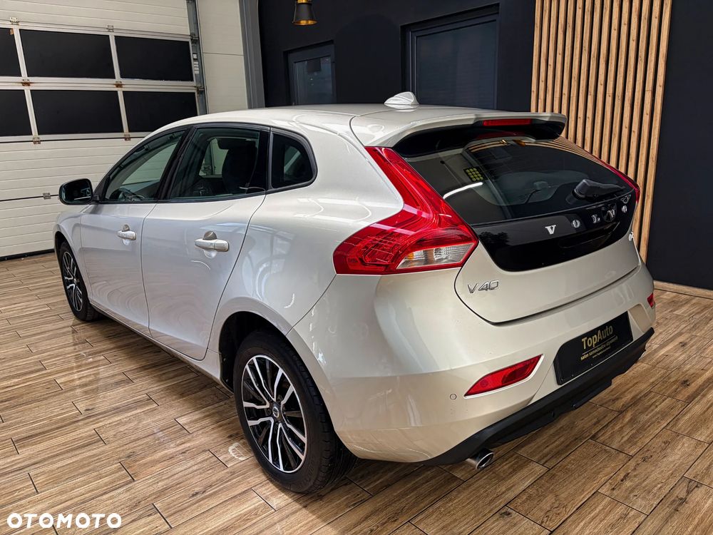 Volvo V40 D4 Geartronic Momentum - 9