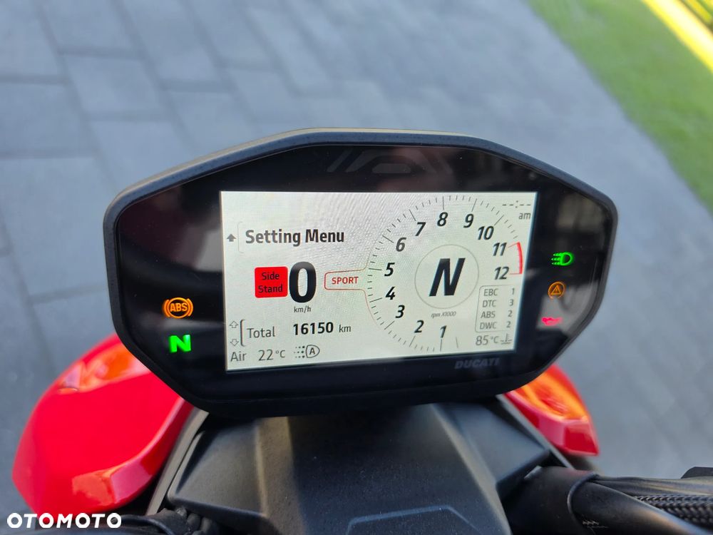 Ducati Streetfighter V2 - 15