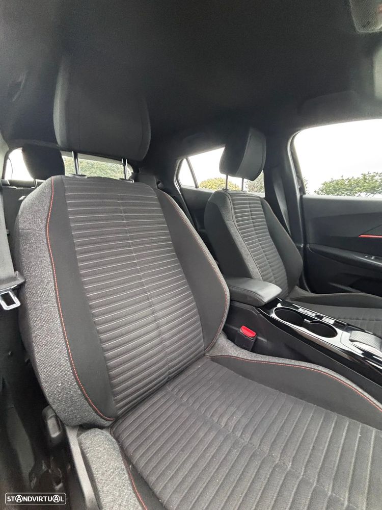 Peugeot e-2008 Active - 11