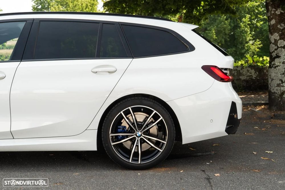 BMW 318 d Pack Desportivo M Pro Auto - 43