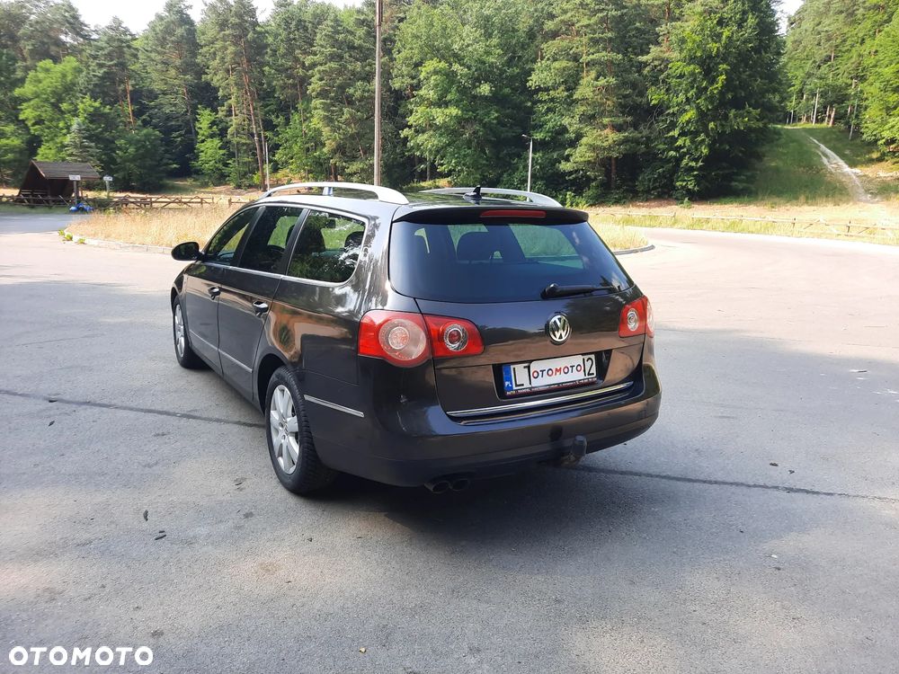 Volkswagen Passat 2.0 TDI DPF Highline - 12