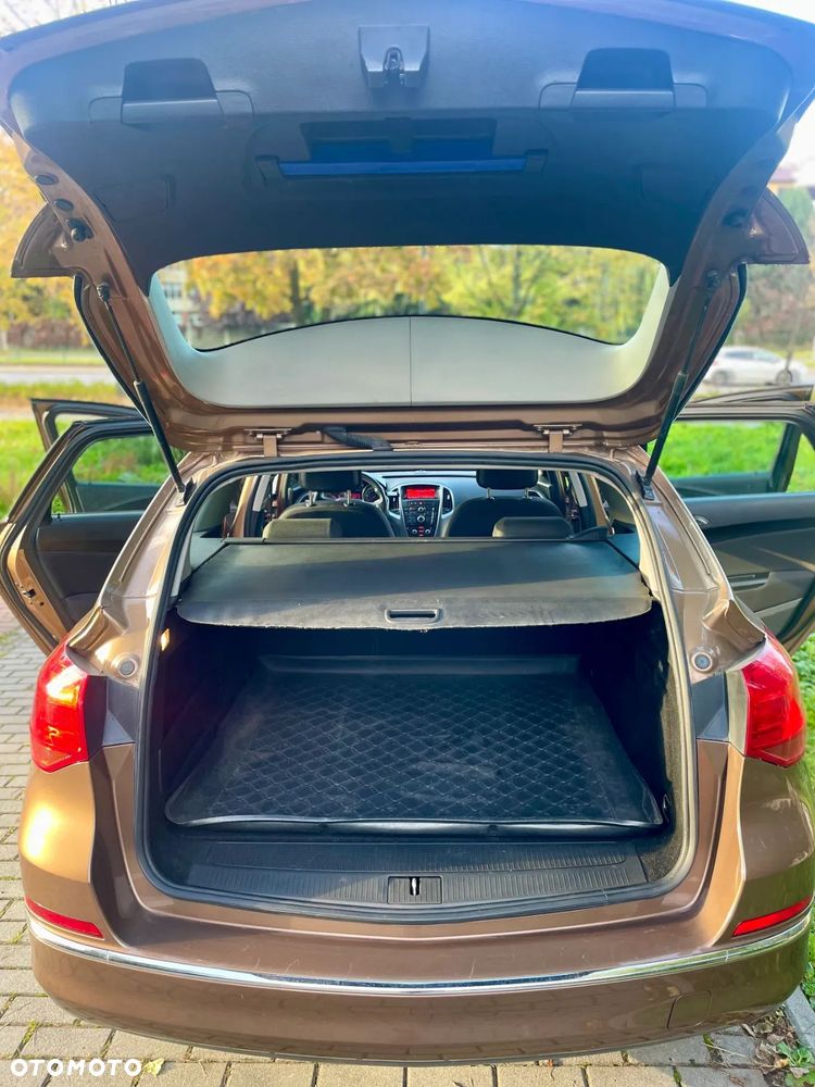 Opel Astra IV 1.6 CDTI Essentia - 11