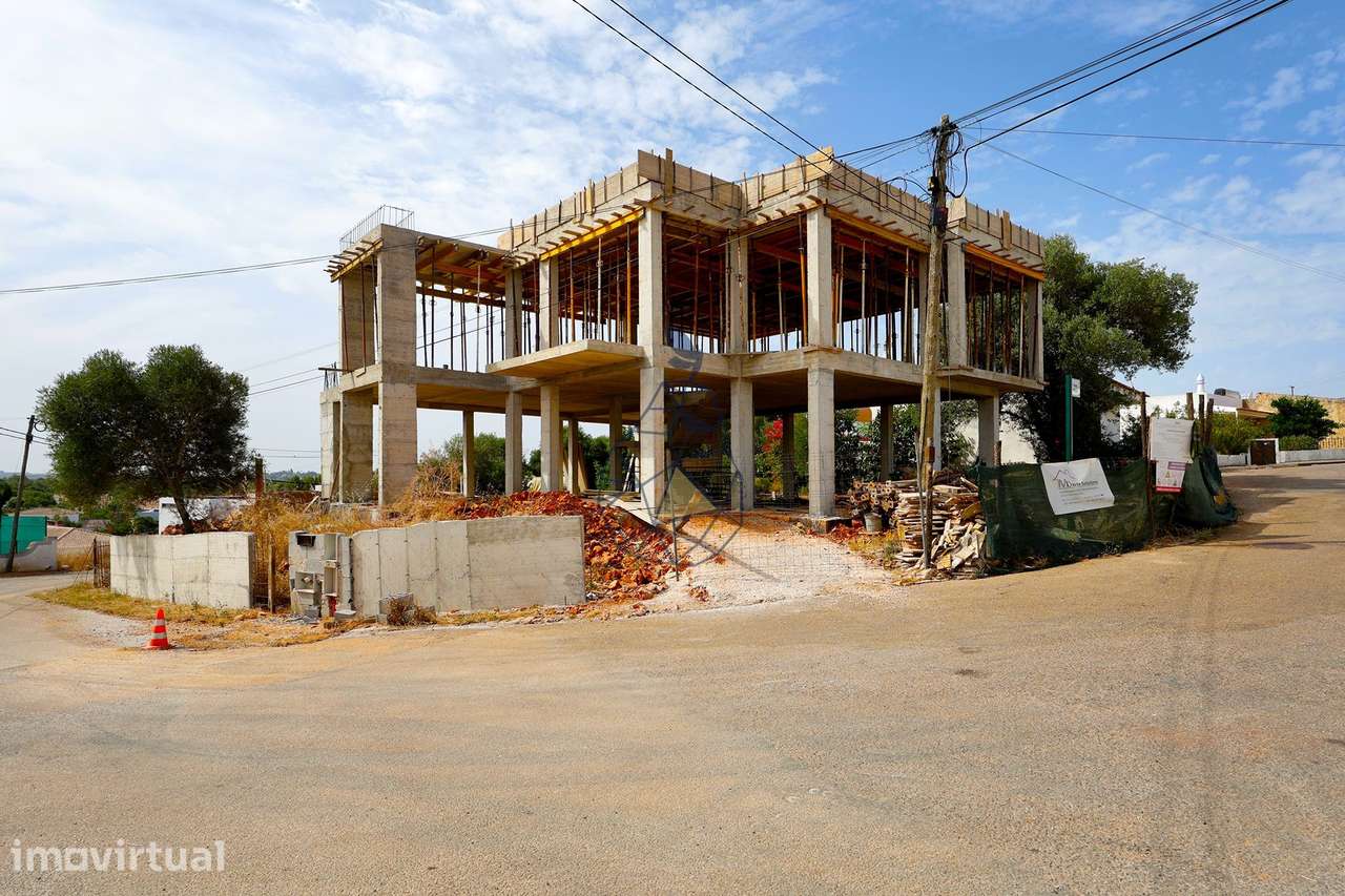 Moradia T4 em construção com piscina em Monte Canelas - Portimão - Grande imagem: 4/16