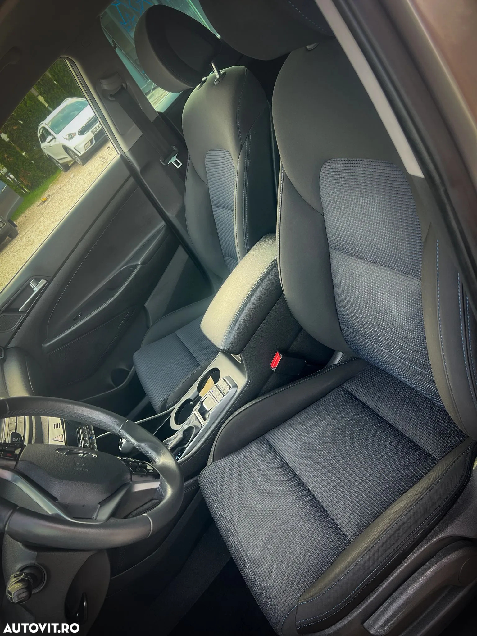 Hyundai Tucson blue 1.7 CRDi 2WD DCT Premium - 8