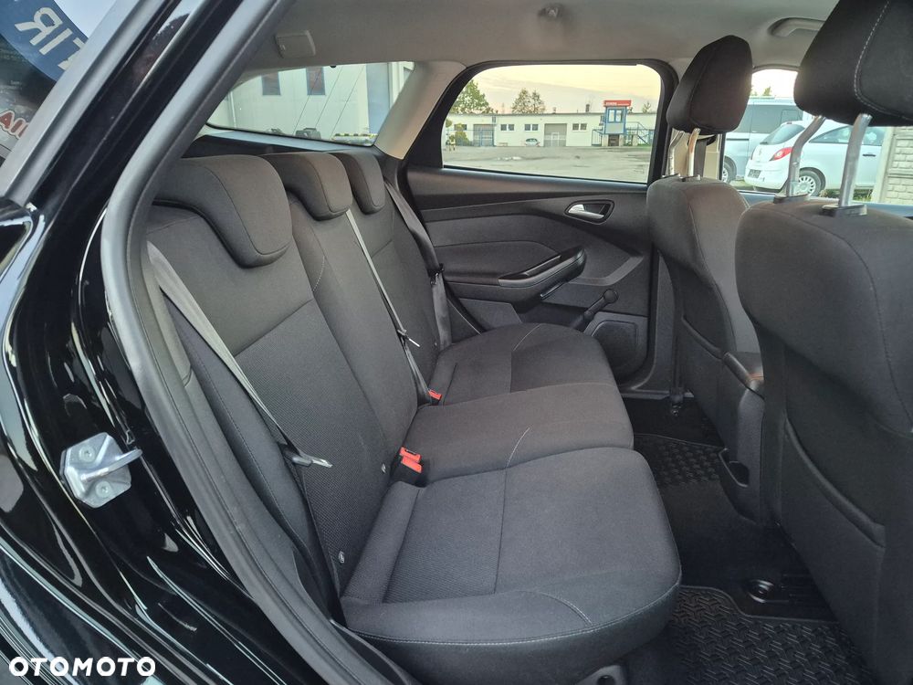 Ford Focus - 32