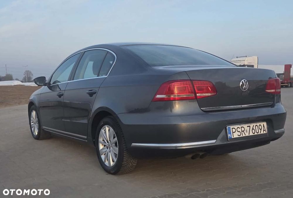 Volkswagen Passat 2.0 TDI Comfortline - 17