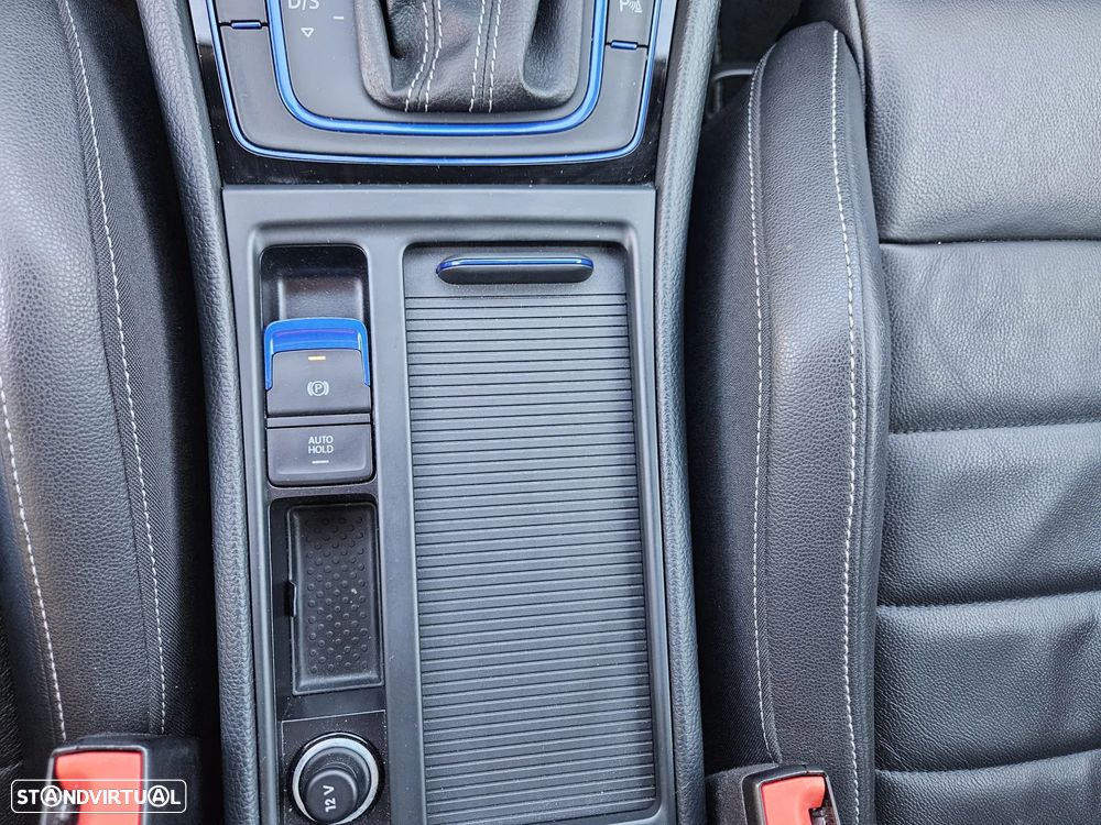 VW Golf Variant R 4Motion BlueMotion DSG - 23