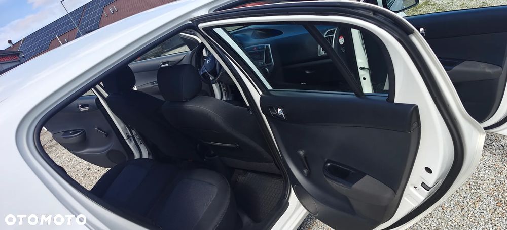 Hyundai i20 1.1 CRDi Classic + - 10