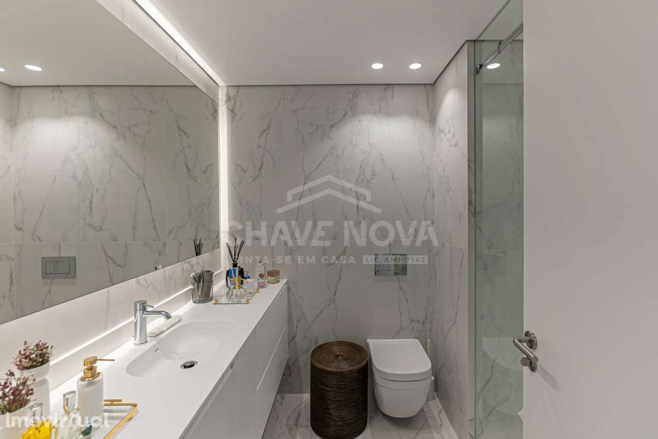 Apartamento T3 com varanda de 25 m² vistas Mar em todas as divisões - Grande imagem: 3/25