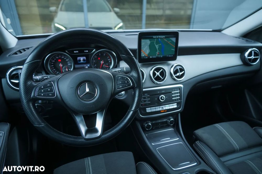 Mercedes-Benz GLA 200 7G-DCT SCORE! - 19