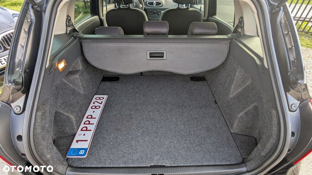 Renault Clio - 36