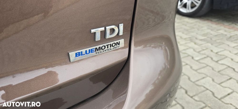 Volkswagen Touran 1.6 TDI SCR BlueMotion Technology Comfortline - 21