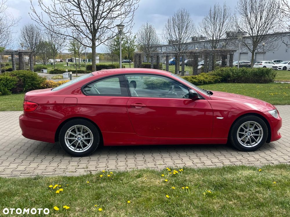 BMW Seria 3 318i Edition Exclusive - 17