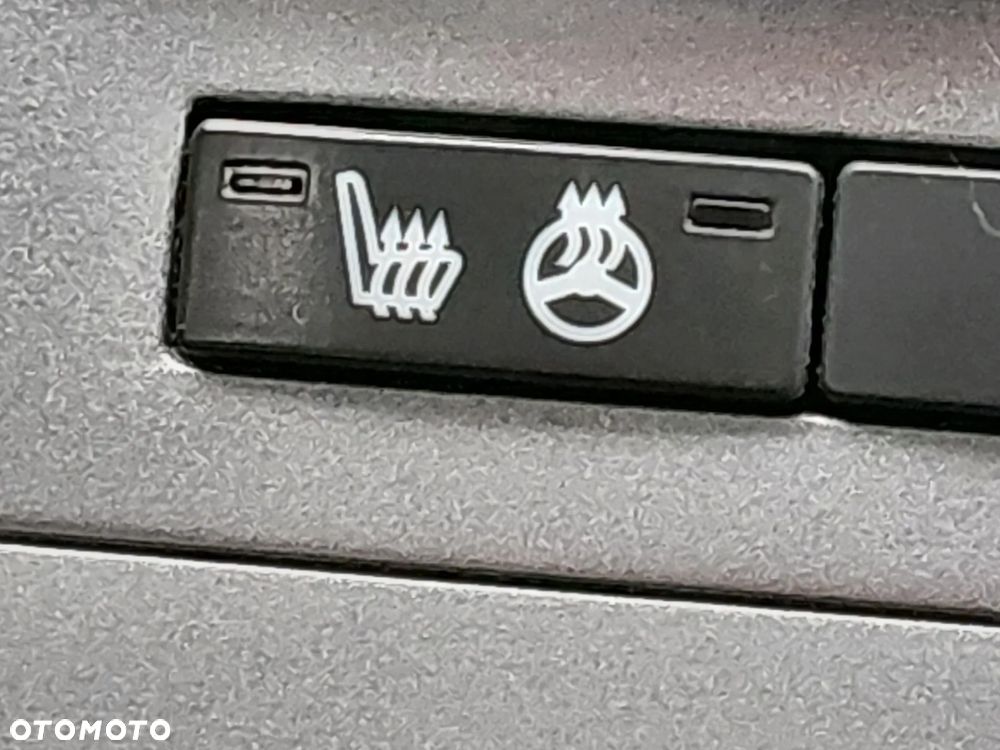 Opel Corsa 1.4 16V 150 Jahre - 17