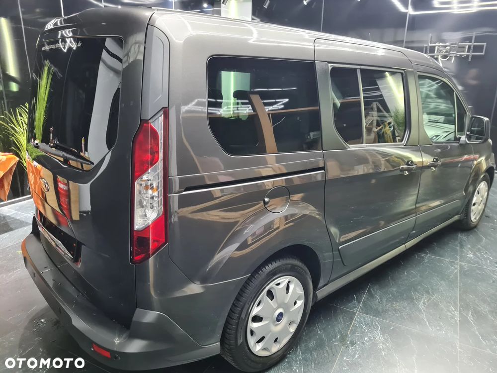 Ford Tourneo Connect Grand - 22