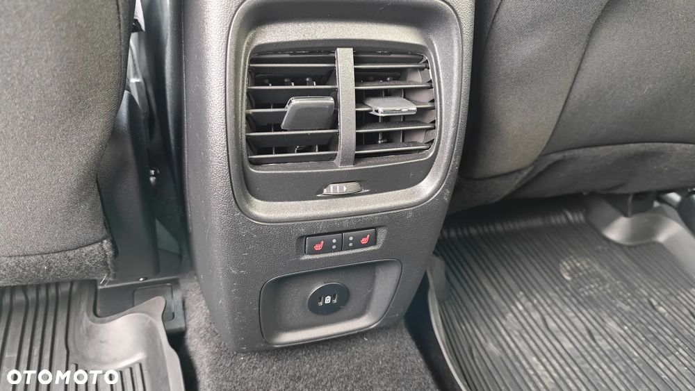 Ford Kuga 2.5 Duratec FHEV TITANIUM - 17