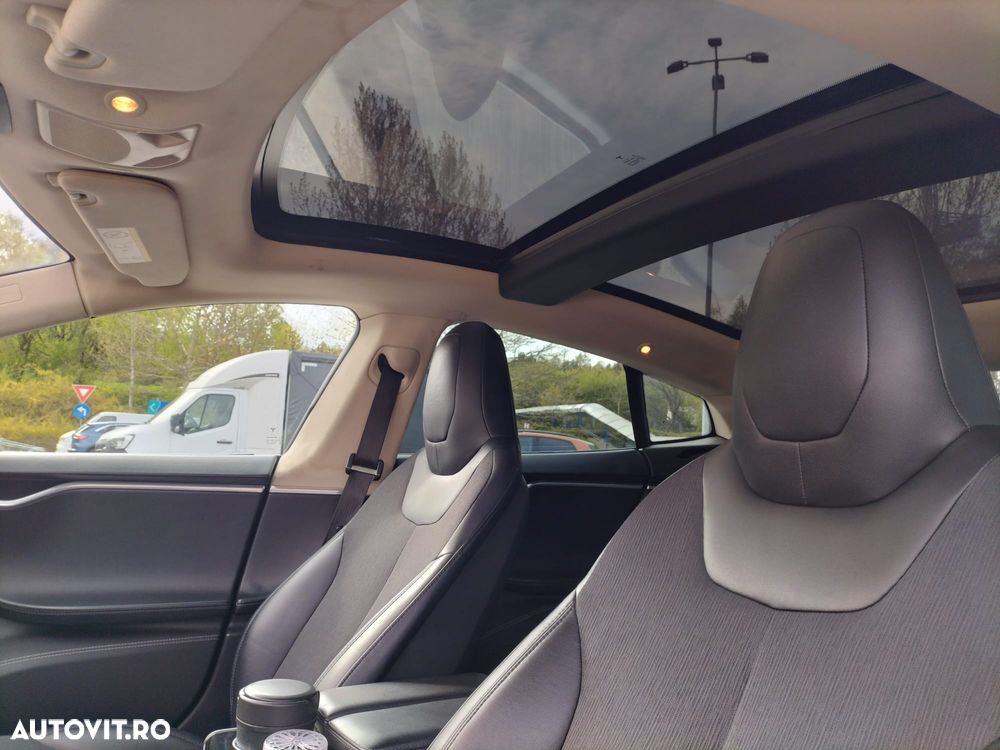Tesla Model S - 9