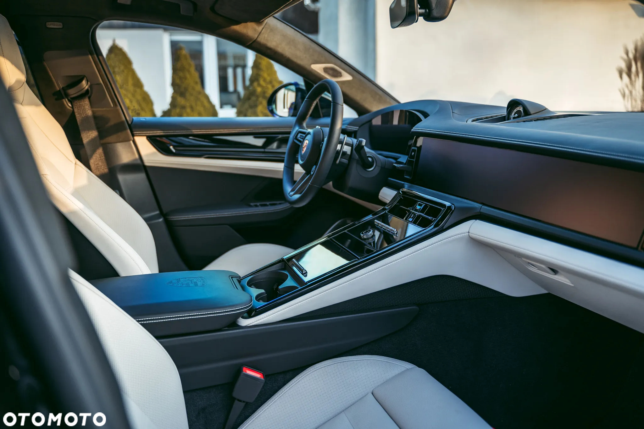 Porsche Panamera ver-4-e--hybrid-phev - 25