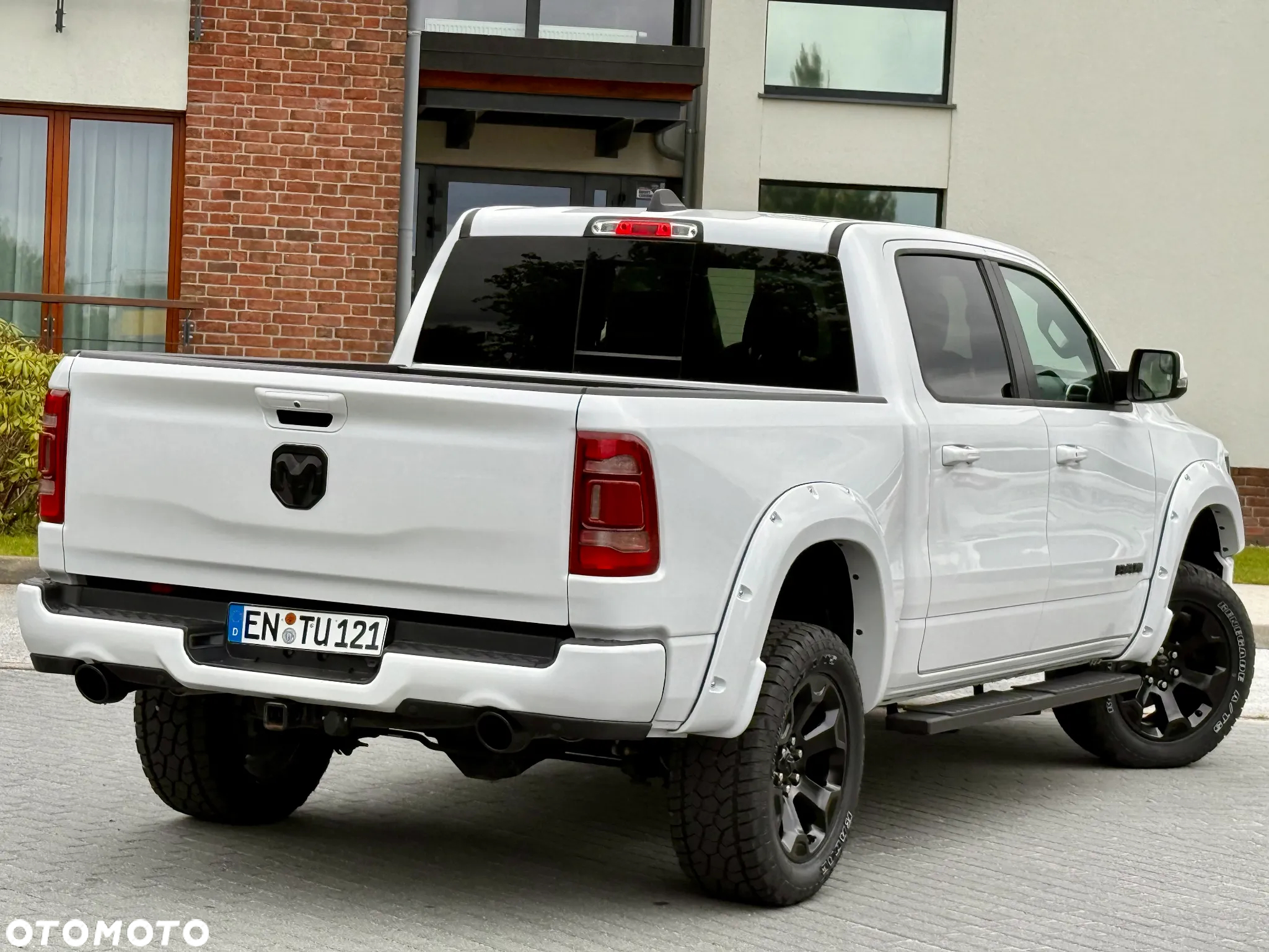 RAM 1500 Crew Cab Shortbed Laramie - 15