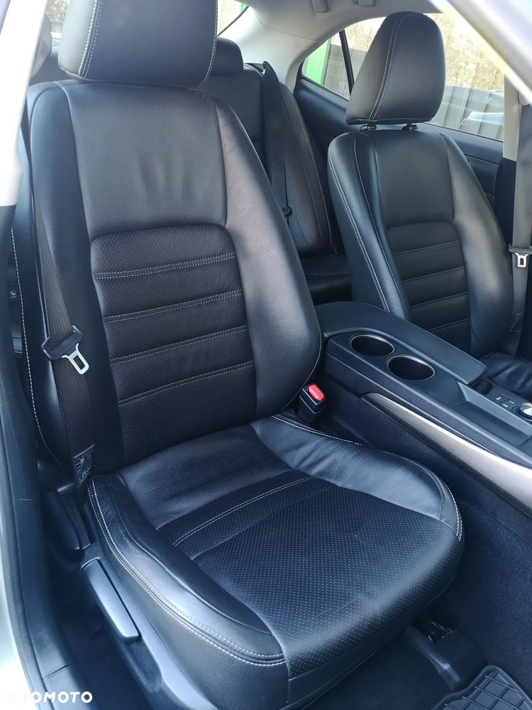 Lexus IS 200t Executive Line - 20