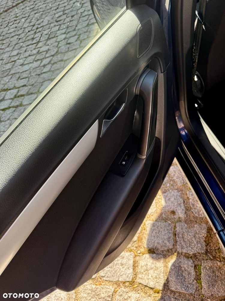 Volkswagen Passat - 14